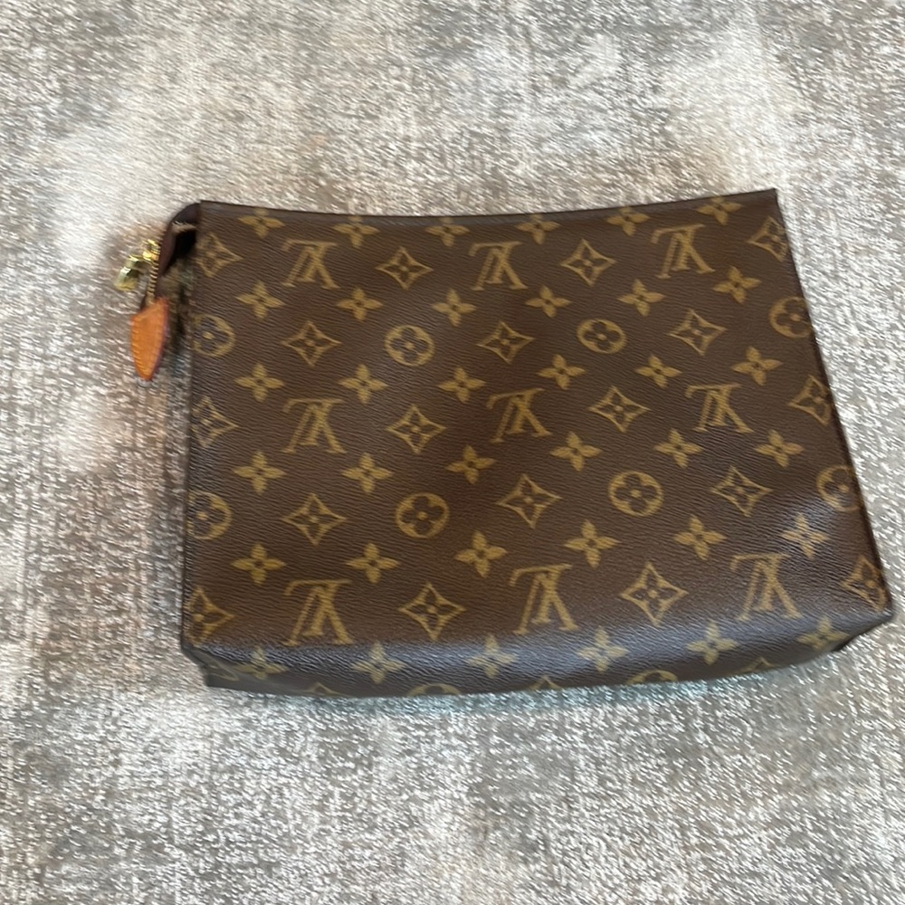 Louis Vuitton pouch toiletry zip monogram brown canvas